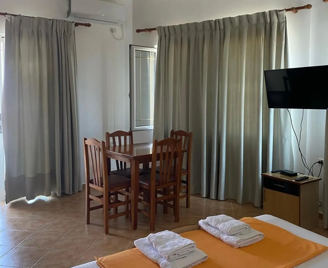 Guest house Dema Guesthouse Ksamil